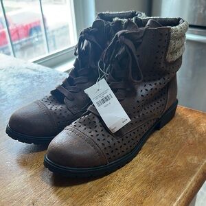 Brown Lace-Up Ankle Boots justice size 8 girls